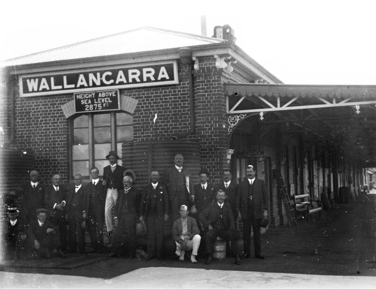 Historic black and white photo of Wallangarra station